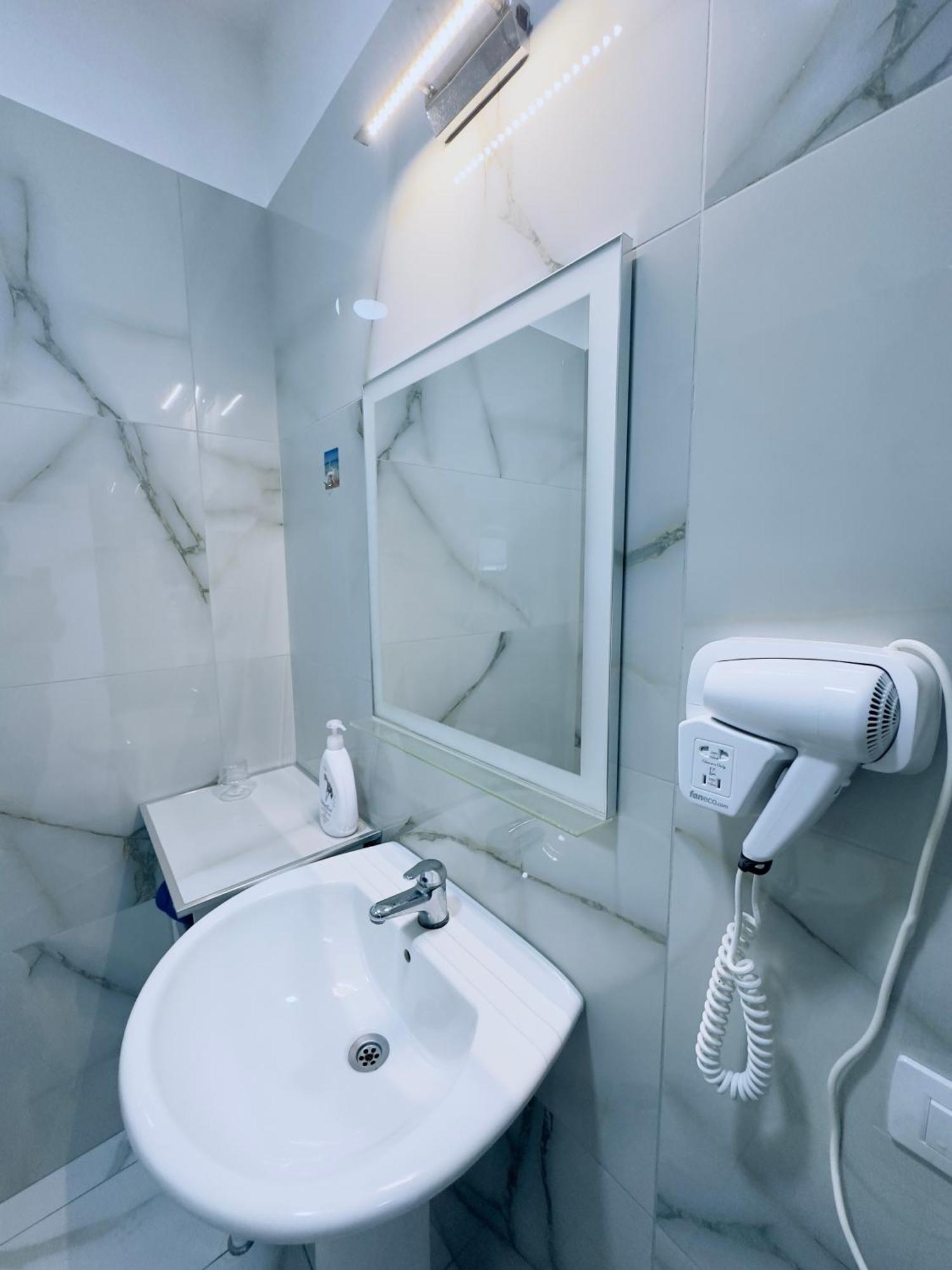 Molla Hotel Restorant Shëngjin Zewnętrze zdjęcie